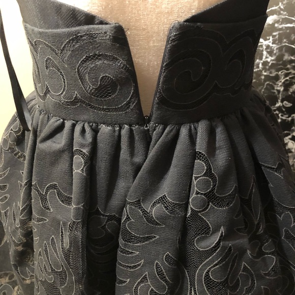 Ladies Evening Attire - Picture 2 of 4